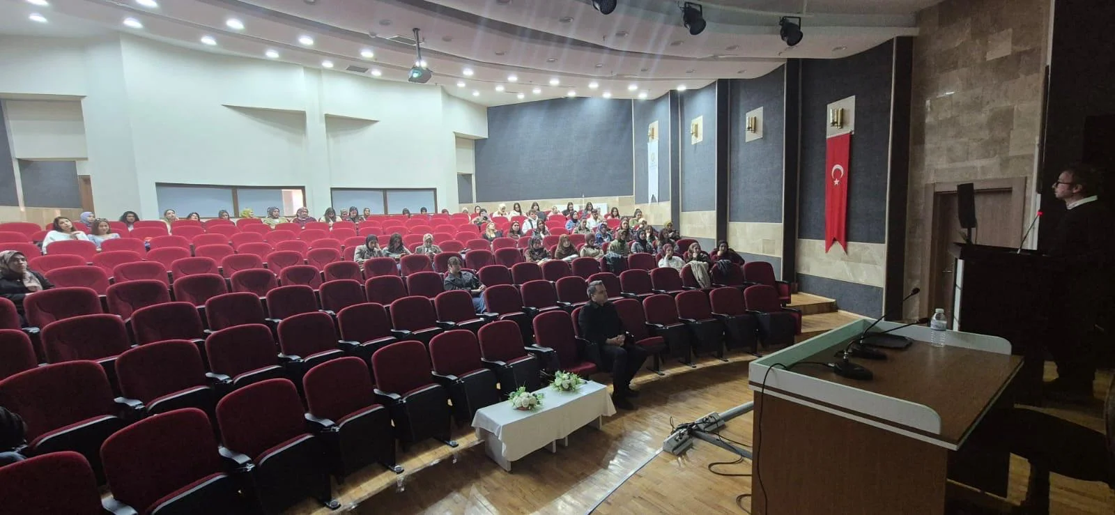 Sağlık Bilimleri Fakültesi Öğrencilerine Yönelik Seminer Gerçekleştirildi